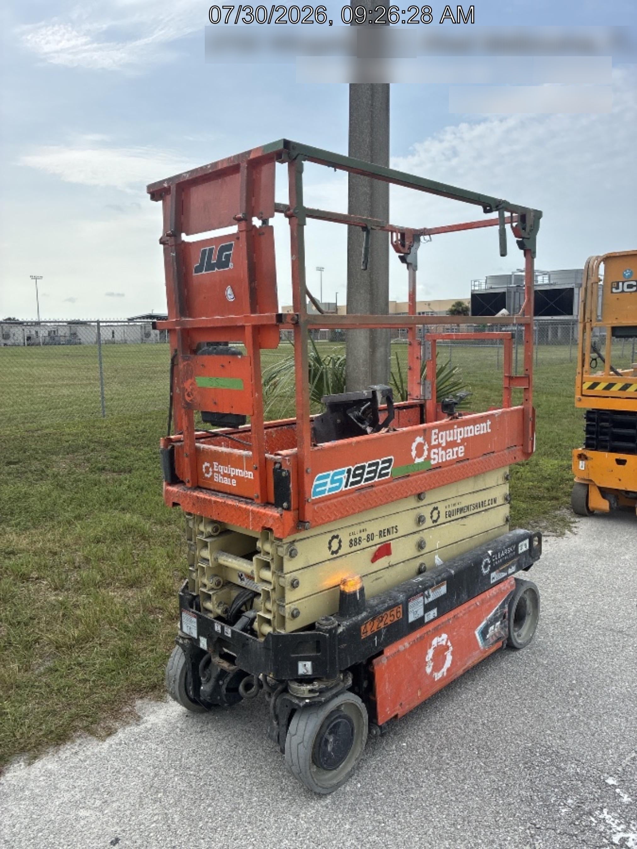 2024 JLG ES1932
