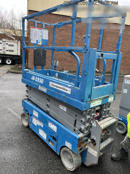 2020 Genie GS-1930 Solid Non Marking Tires, Beacon, Folding rails with half height swing gate, 800W Inverter
