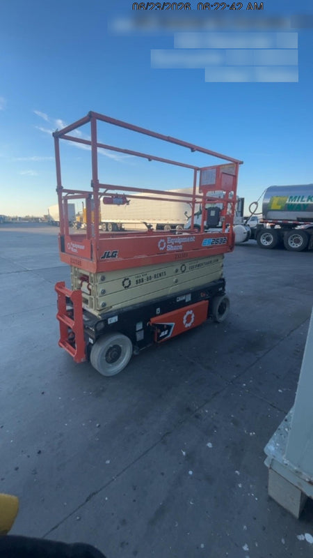 2022 JLG ES2632