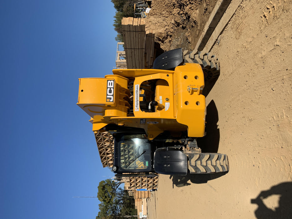 2020 JCB 510-56 Cab/Heat/Air, 74 HP, Solid Tires, STD Worklight, Beacon, Aux Hydraulics, Lifting Eye, Back up Alarm w/66" Carriage/60" Forks