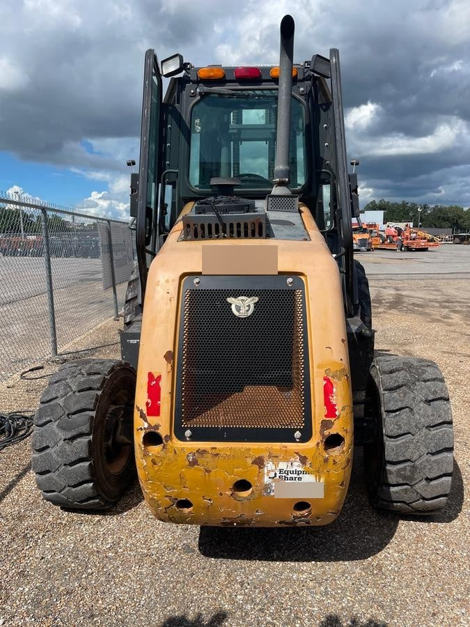 2019 CASE 588H