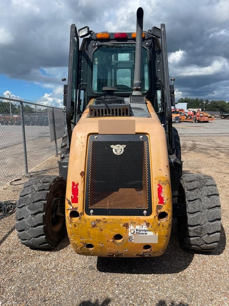 2019 CASE 588H