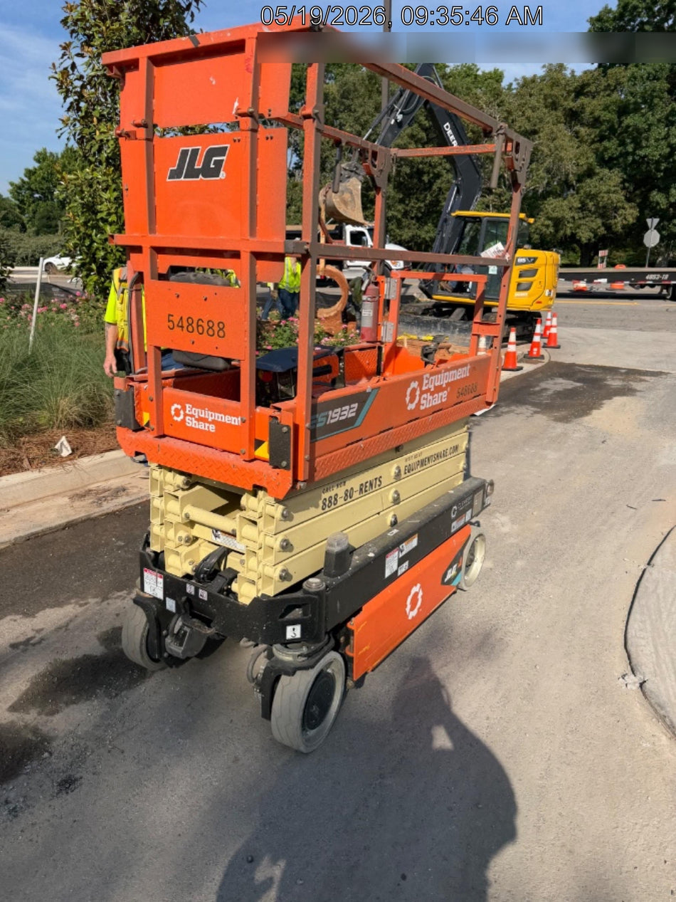 2025 JLG ES1932