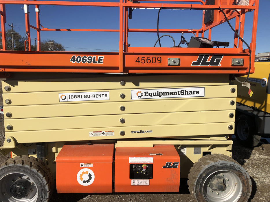 2019 JLG 4069LE