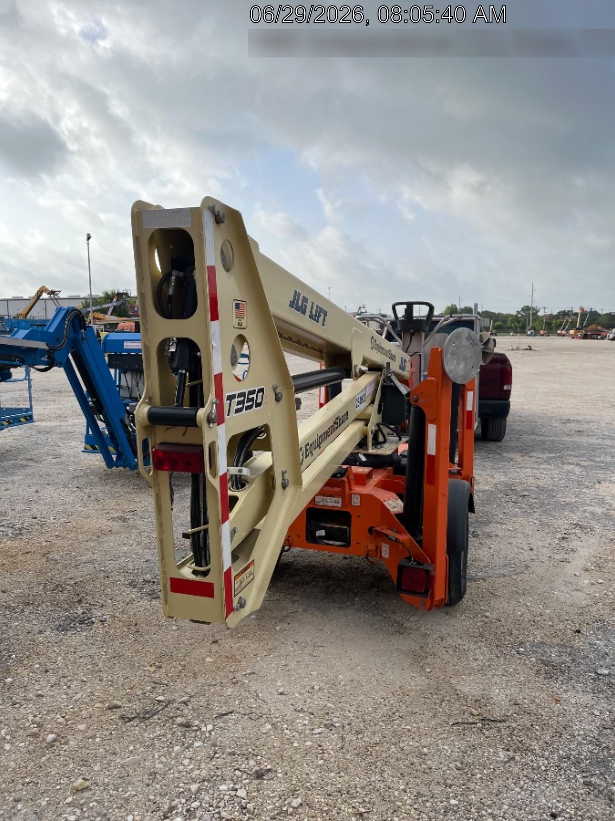 2022 JLG T350