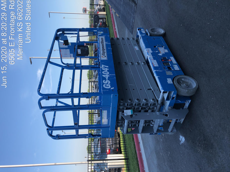 2019 Genie GS-4047 Folding rails with half height swing gate