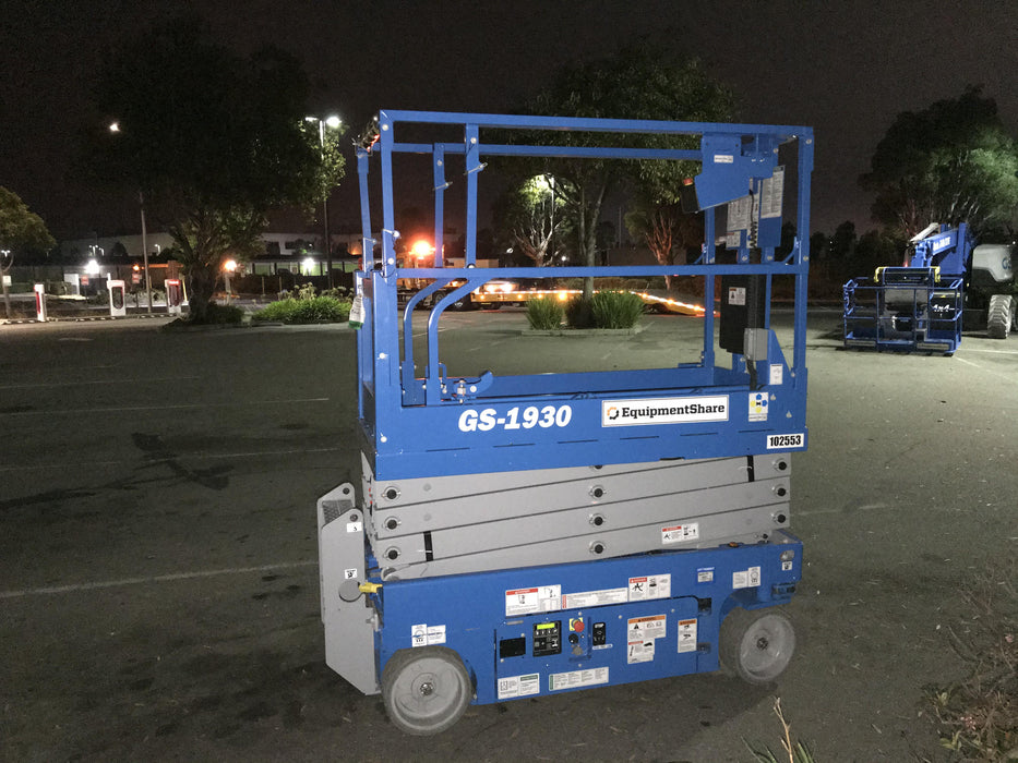 2020 Genie GS-1930 Solid Non Marking Tires, Beacon, Folding rails with half height swing gate, 800W Inverter