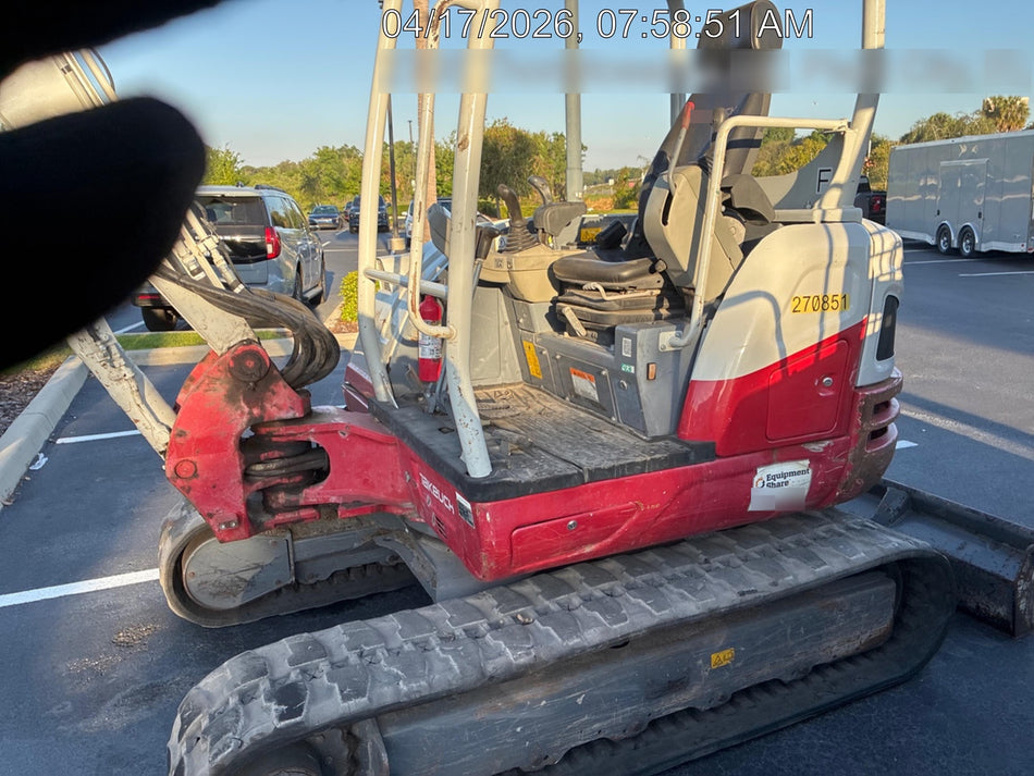 2022 TAKEUCHI TB250-2R