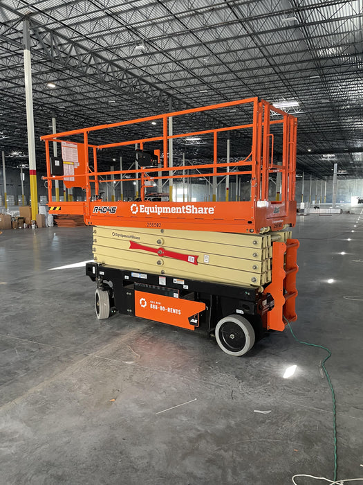 2022 JLG R4045