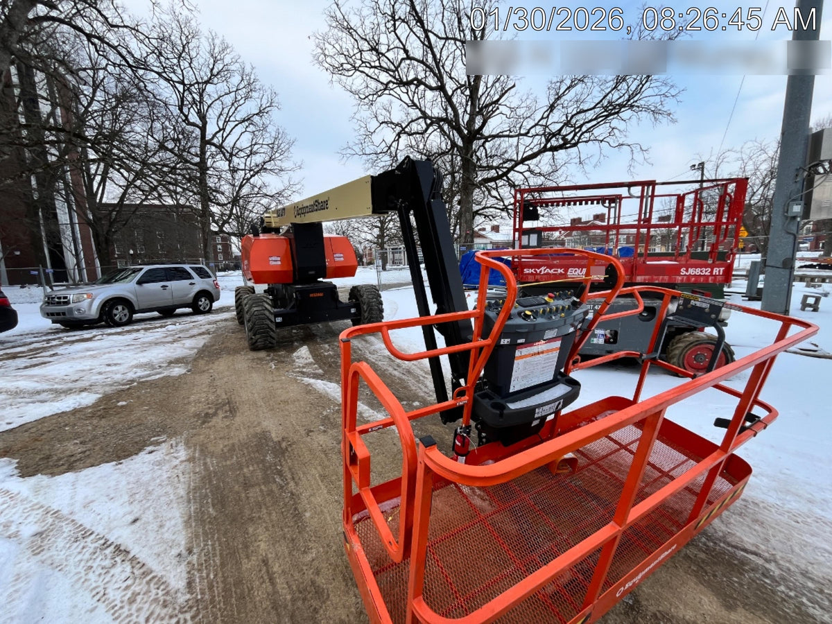 2025 JLG 800AJ