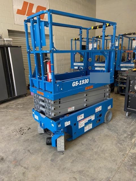 2020 Genie GS-1930 Solid Non Marking Tires, Beacon, Folding rails with half height swing gate, 800W Inverter