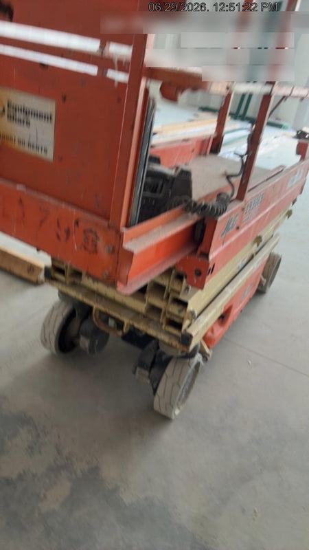 2016 JLG 1930ES