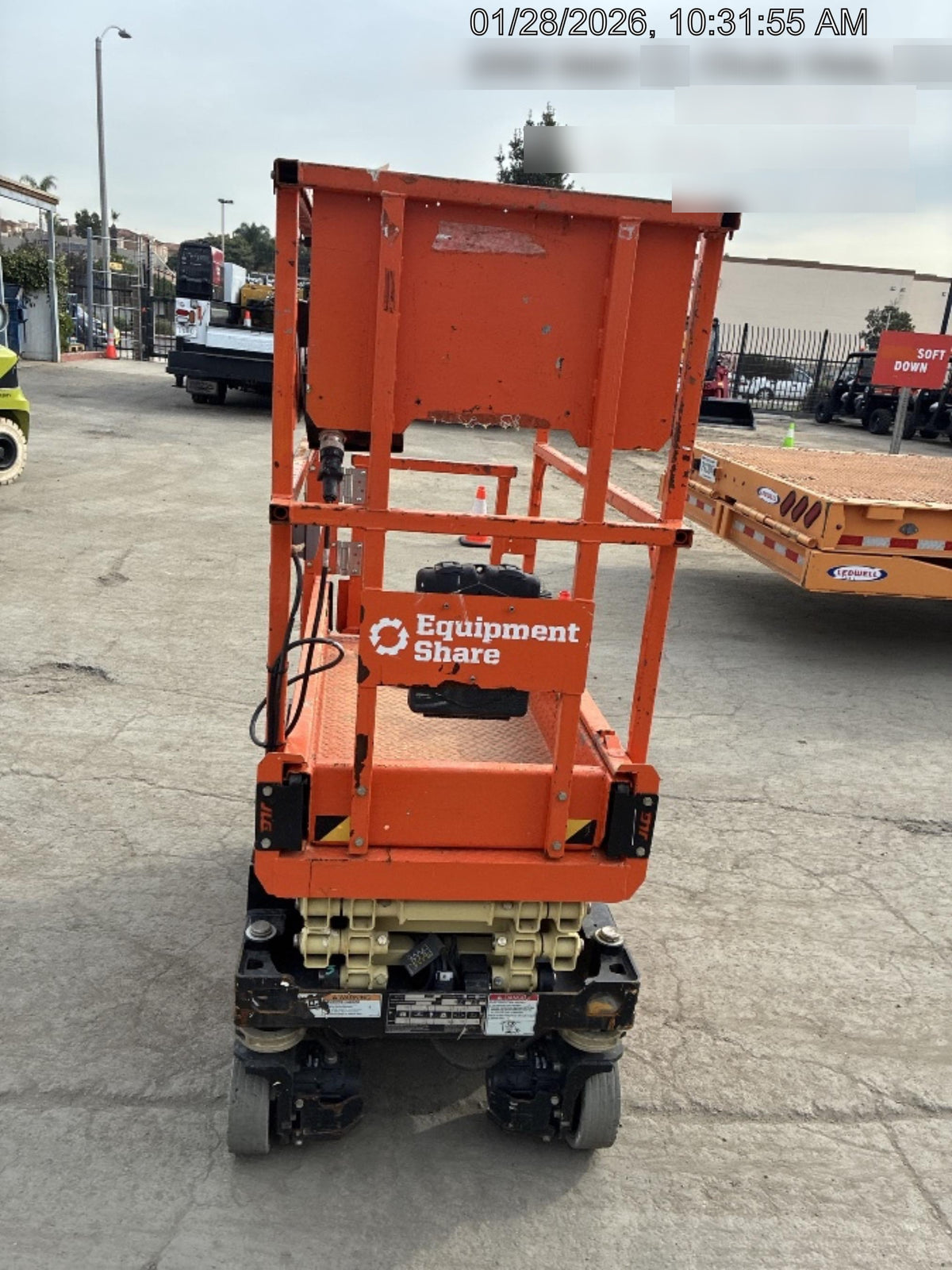 2022 JLG ES1330L