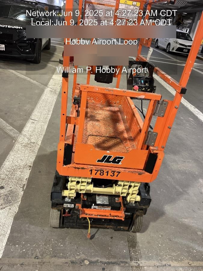 2021 JLG ES1330L