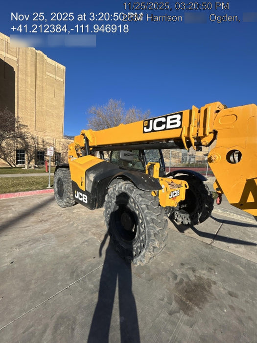 2019 JCB 509-42 Cab/Heat/Air, 74 HP, Solid Tires, STD Worklight, Beacon, Aux Hydraulics, Lifting Eye, Back up Alarm w/66" Carriage/60" Forks