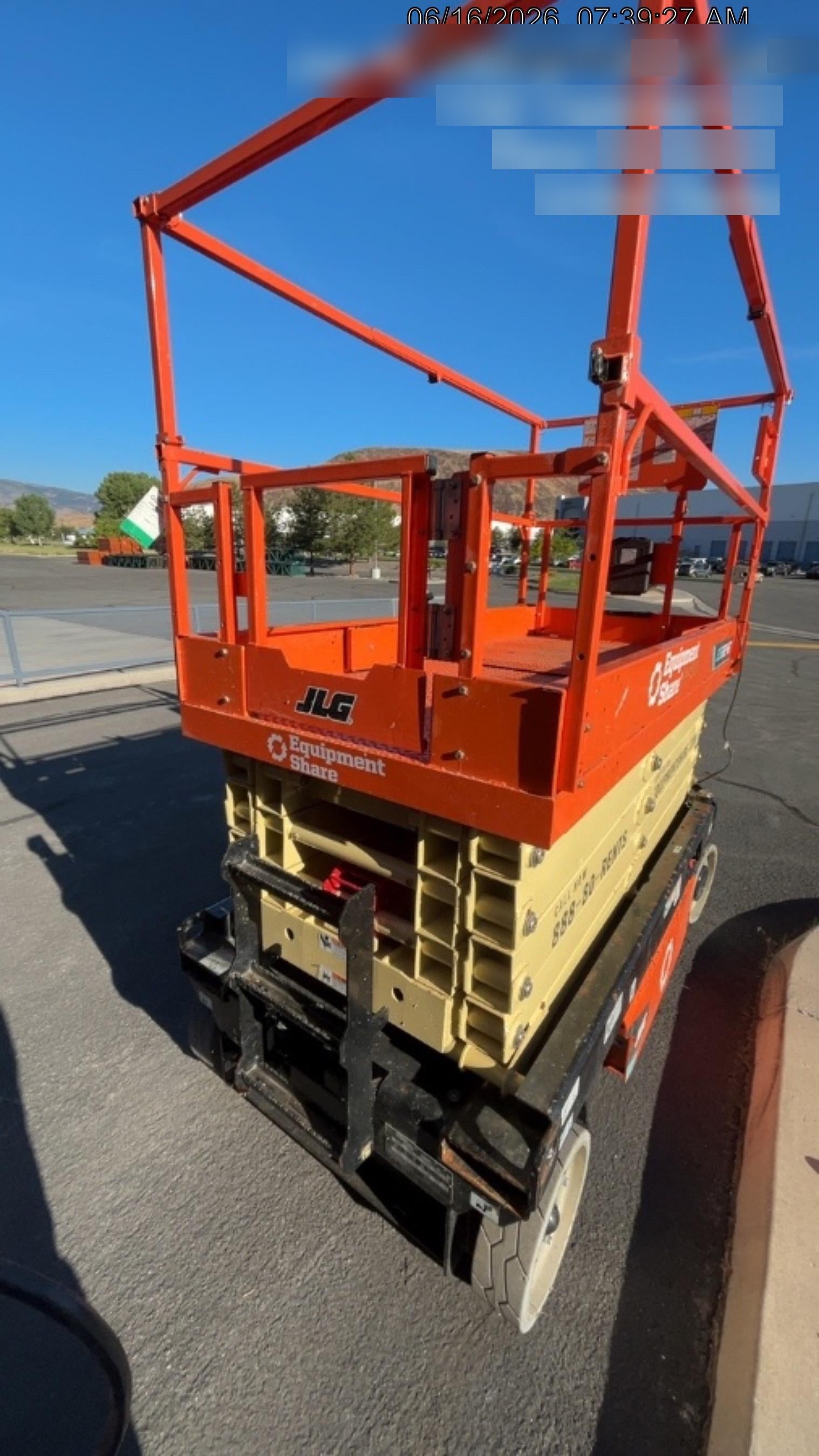 2025 JLG ES3246