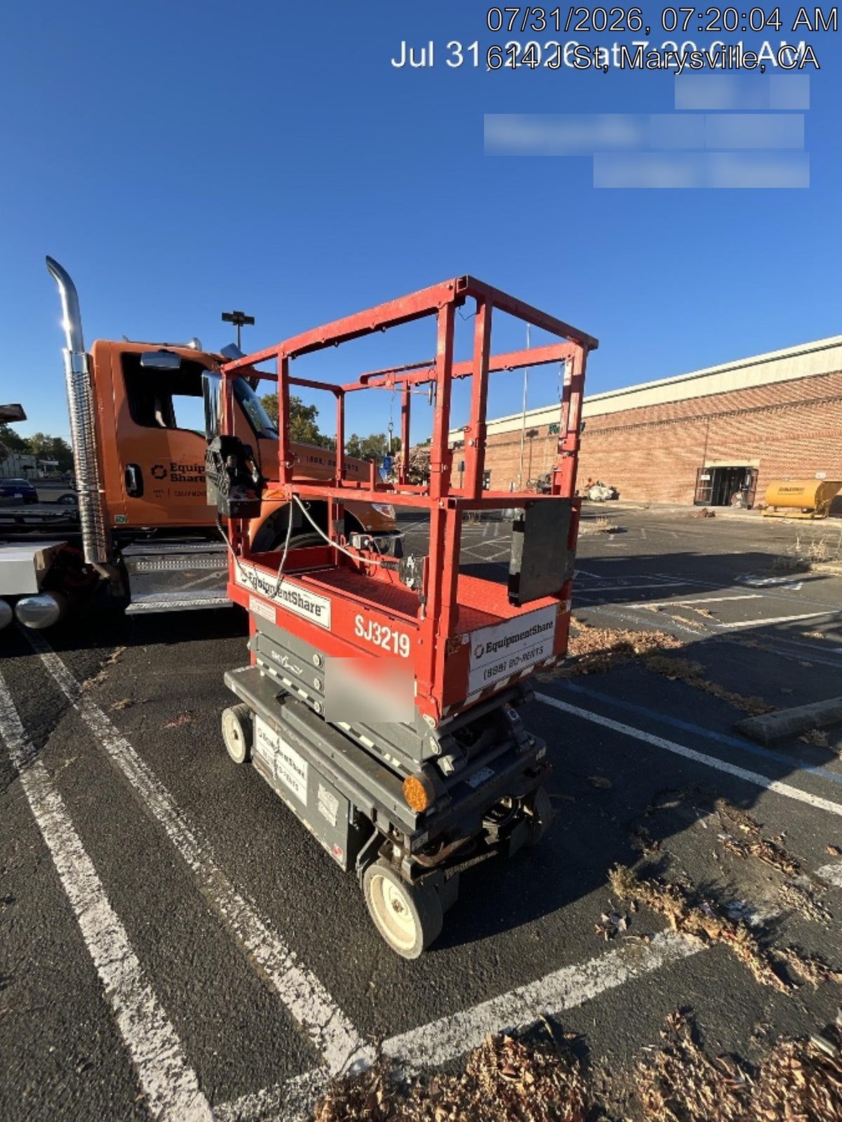 2020 Skyjack SJIII-3219 Solid NM Tires, Half height spring hinged entry gate, Dual Beacons, 800W Inverter