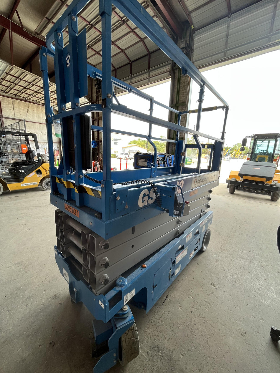 2023 GENIE GS-2632