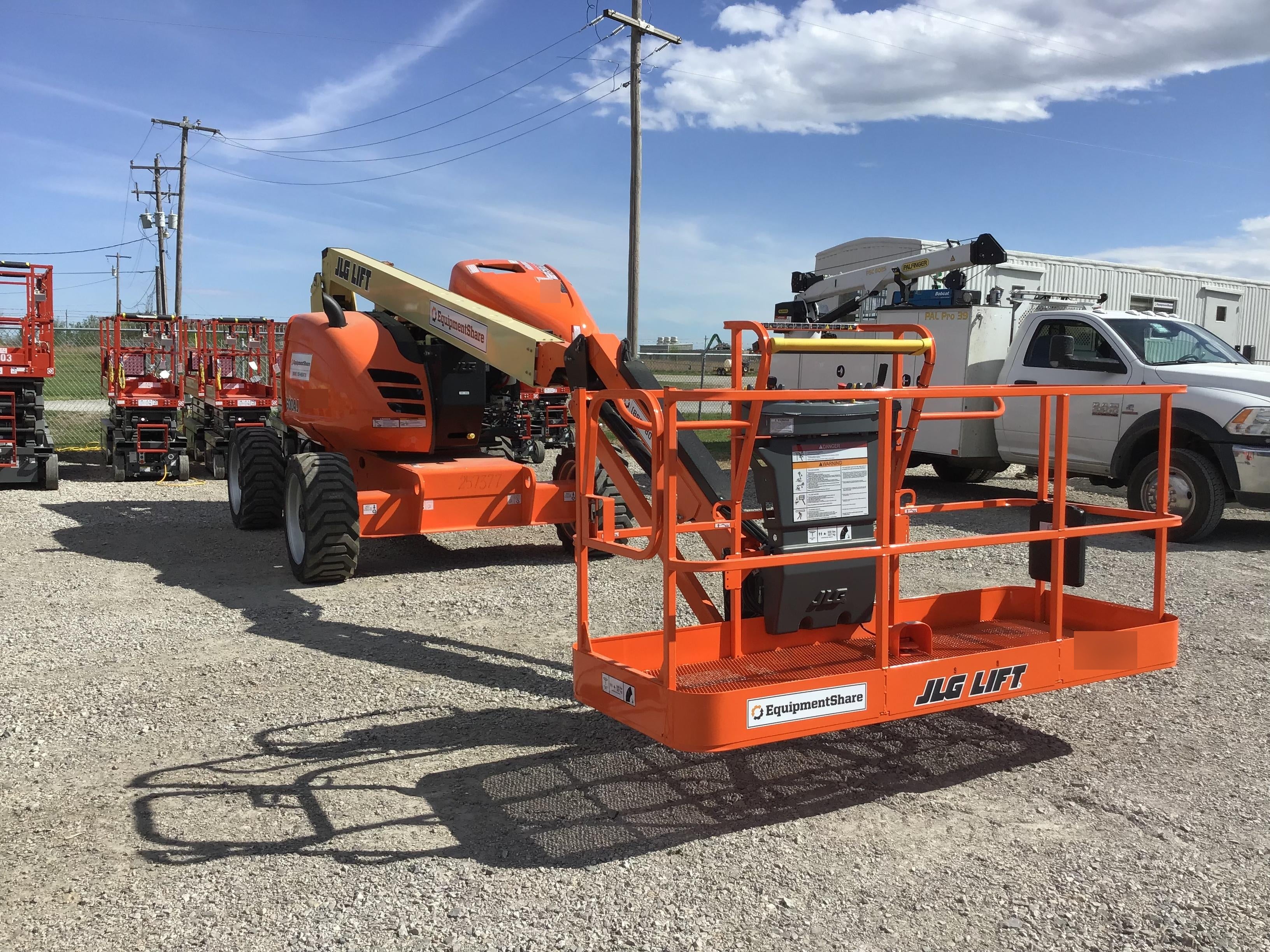 2019 JLG 600AJ