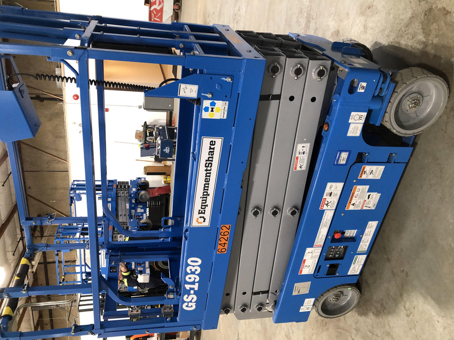2020 Genie GS-1930 Solid Non Marking Tires, Beacon, Folding rails with half height swing gate, 800W Inverter