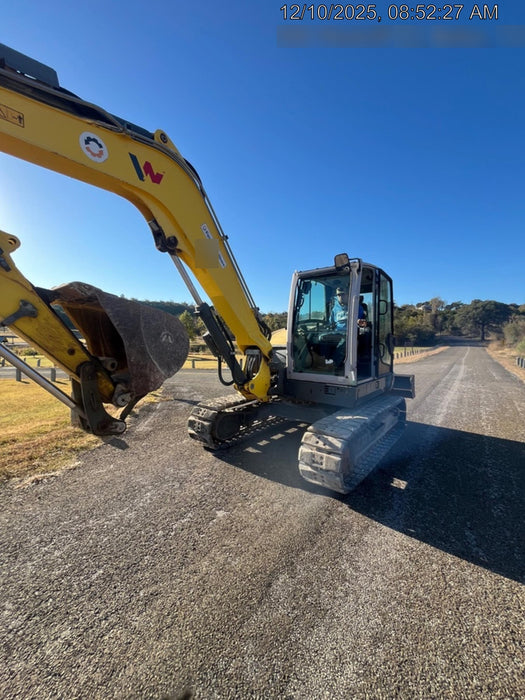 Wacker Neuson ET90 Enclosed Cab, Hybrid Tracks, Long Dipperstick, Bucket