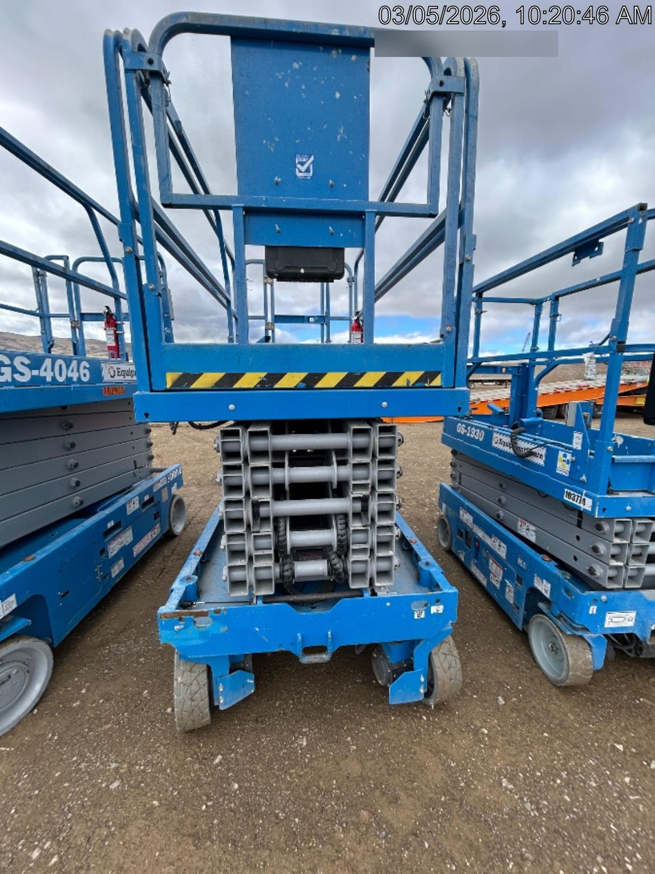 2020 Genie GS-1930 Solid Non Marking Tires, Beacon, Folding rails with half height swing gate, 800W Inverter