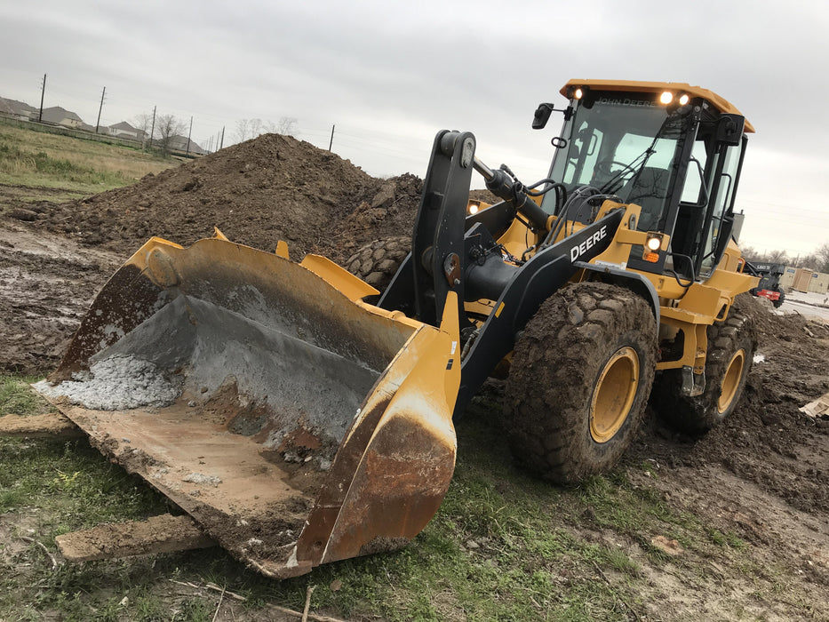 2019 John Deere 524L Cab/Heat/AIR, 3rd Function Hydraulics, Hydraulic JRB QC 2.75 Yd. Bucket, 60" Carriage/72" Forks