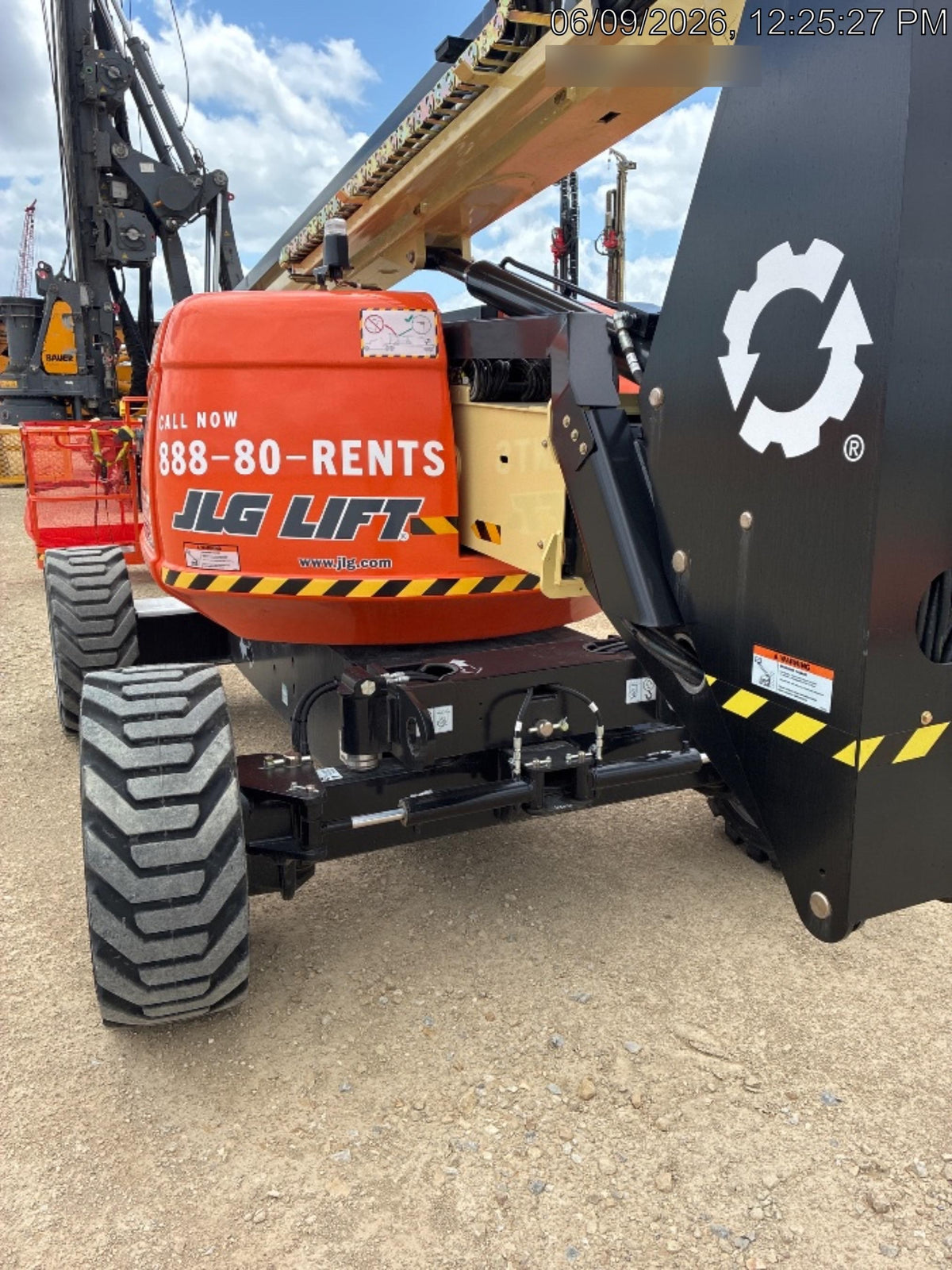 2026 JLG 600AJ