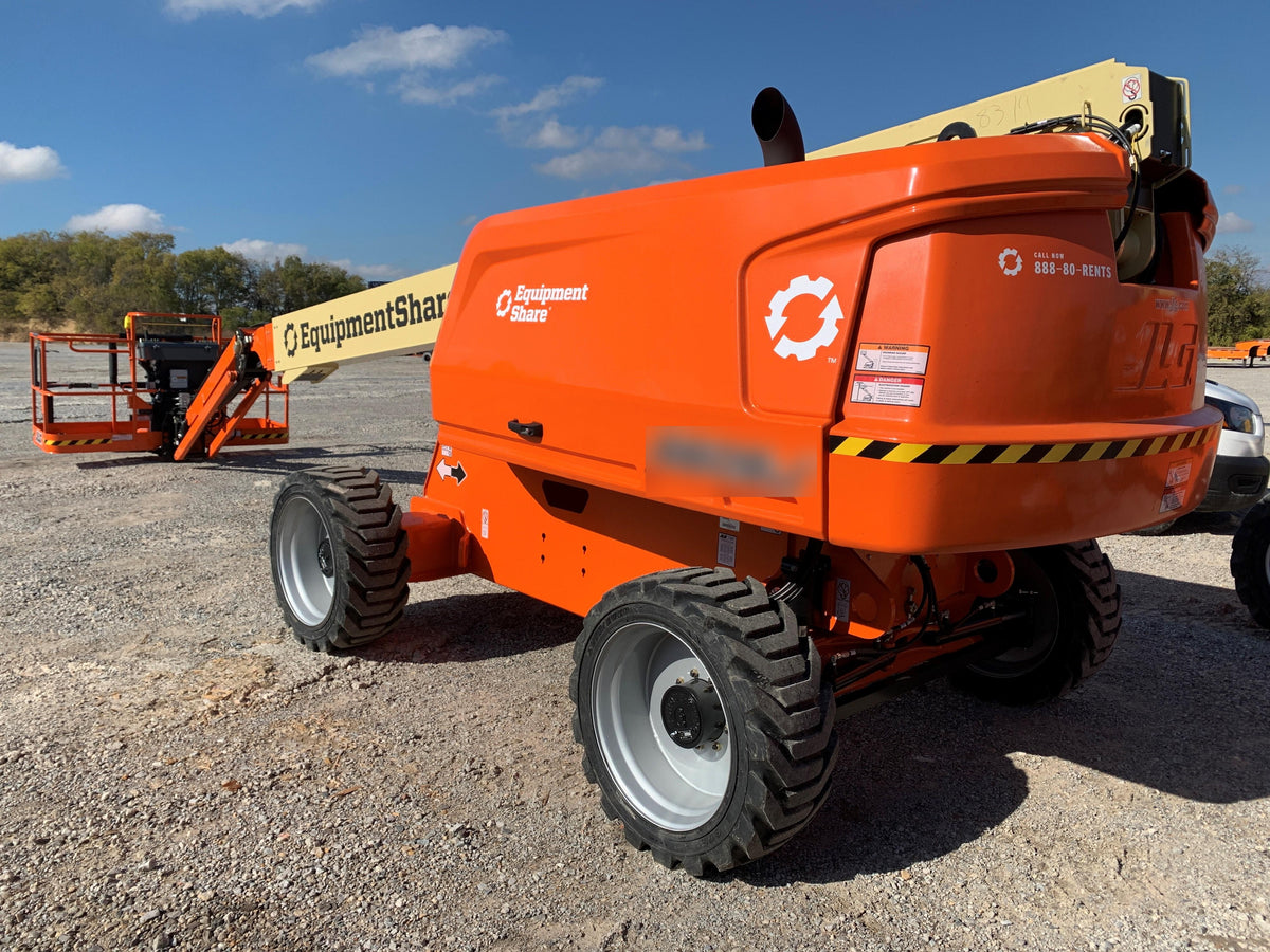 2022 JLG 660SJ