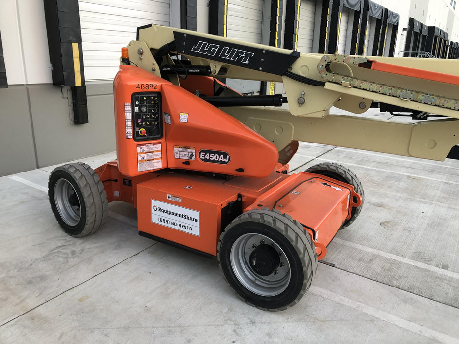 2019 JLG E400AJPN