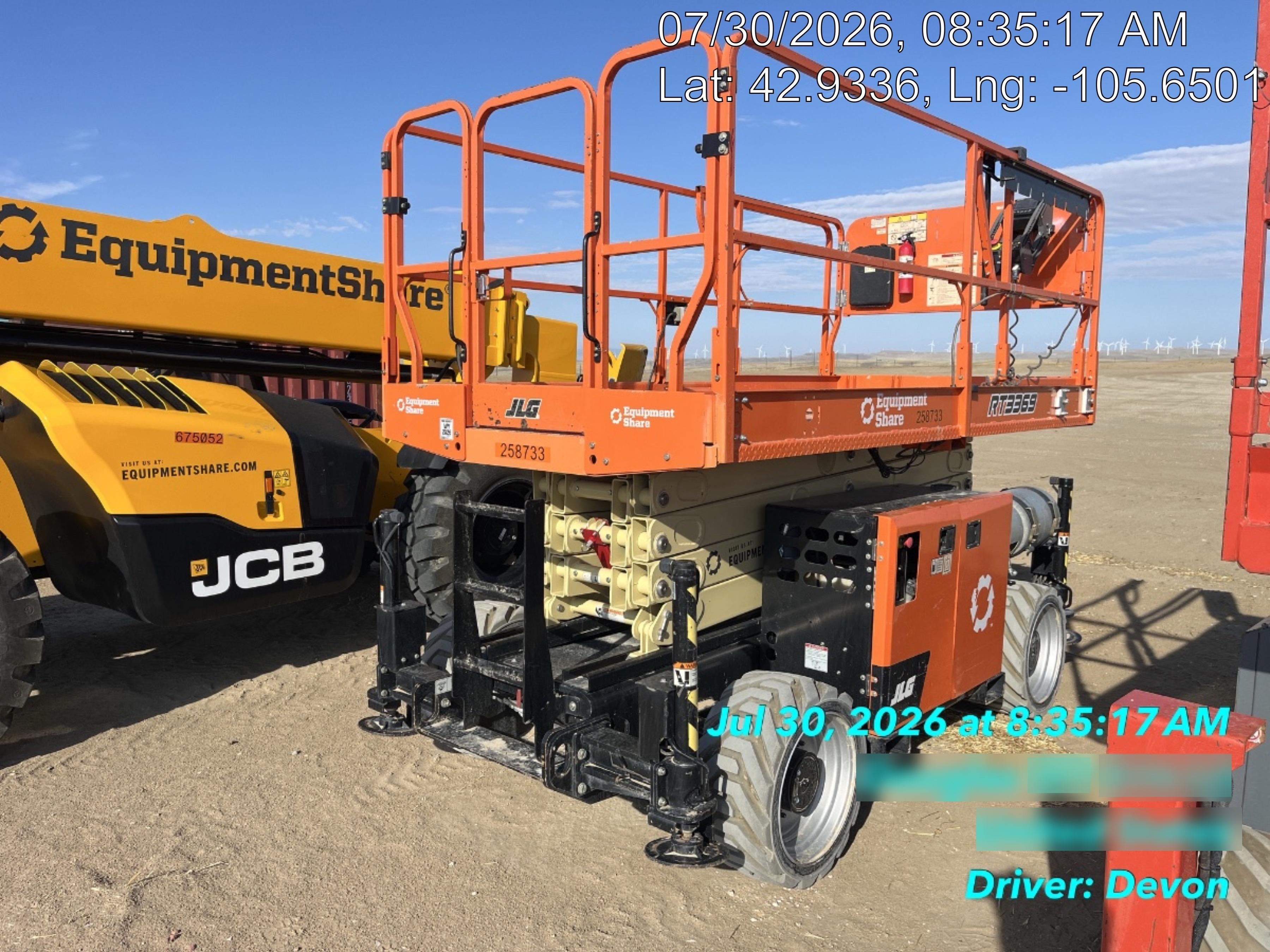 2022 JLG RT3369