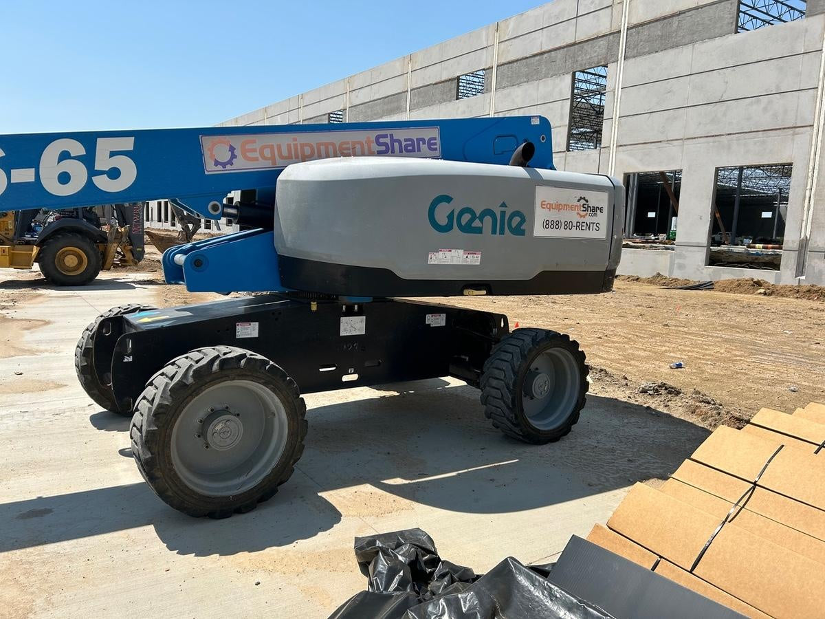 2017 GENIE S-65