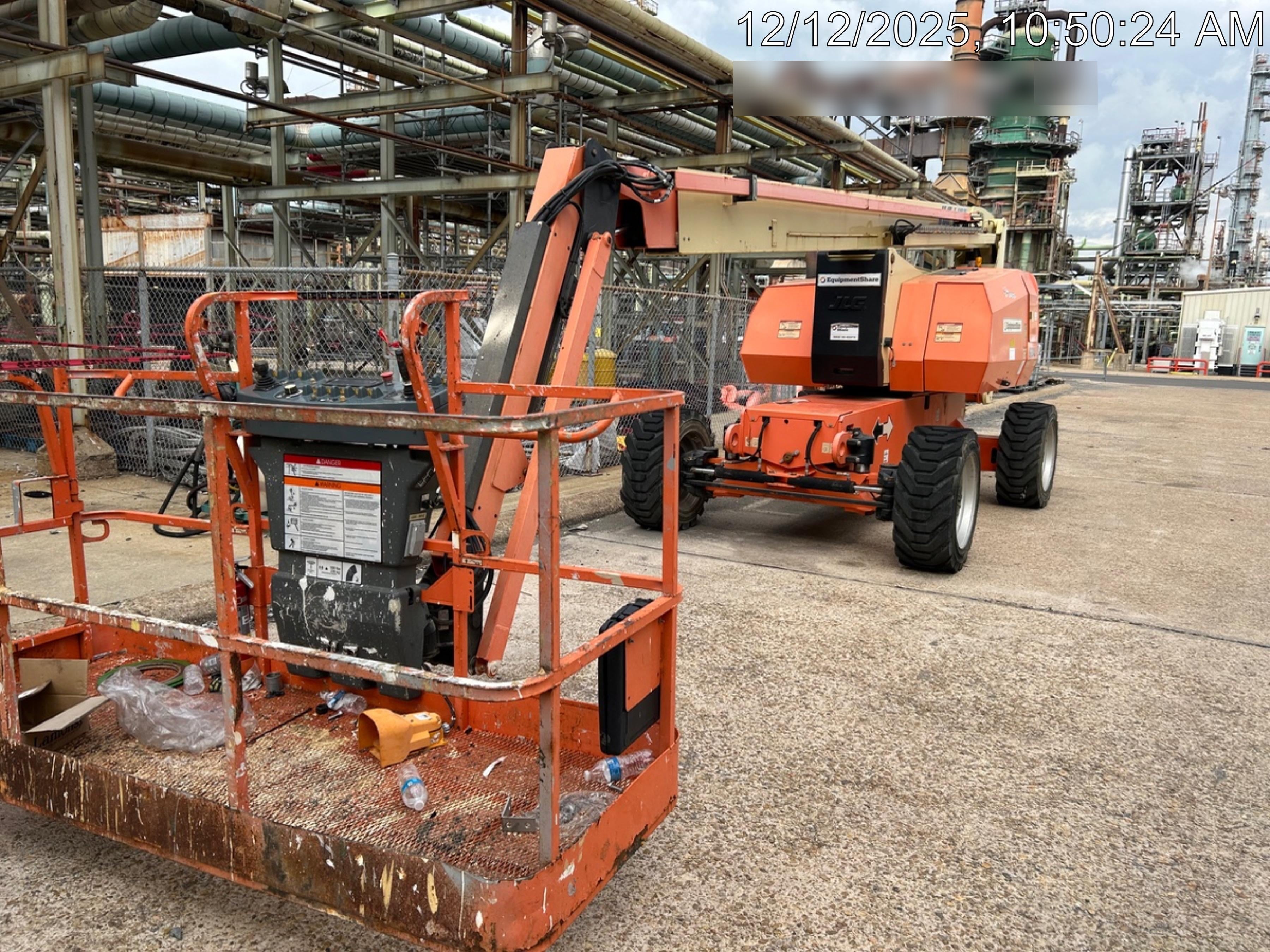 2019 JLG 800AJ