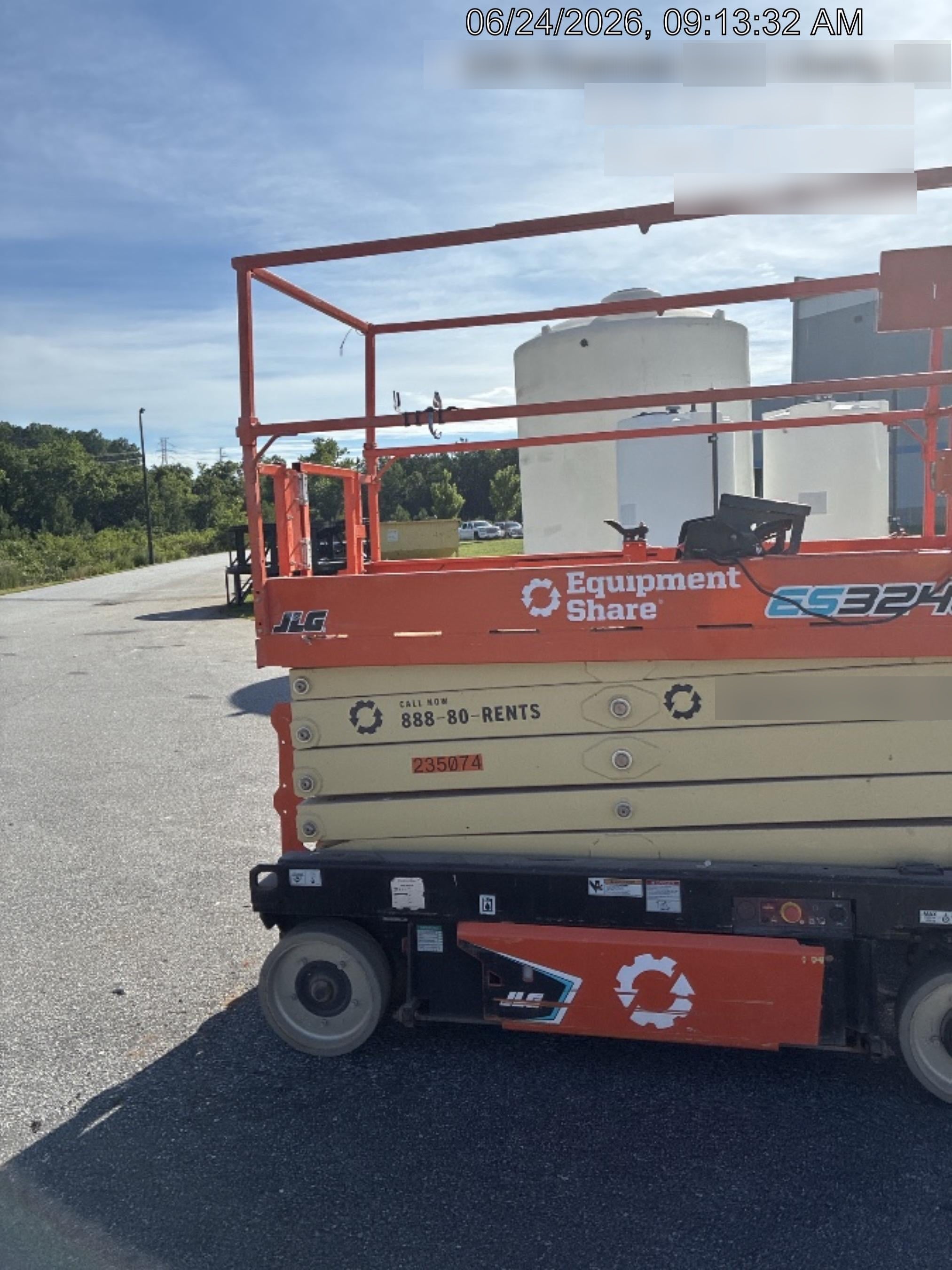2022 JLG ES3246