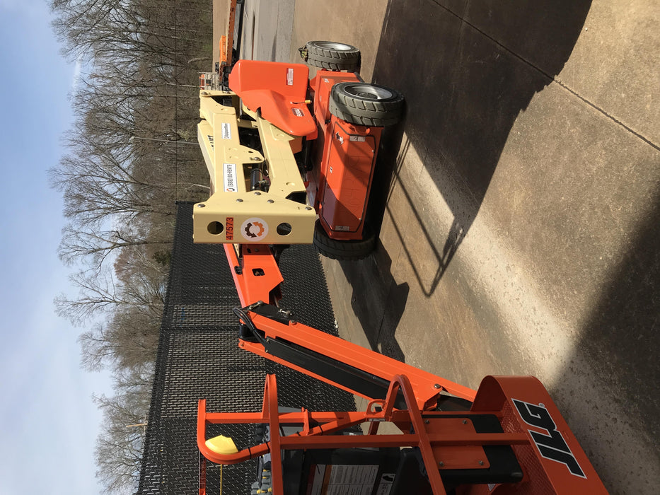2019 JLG E450AJ
