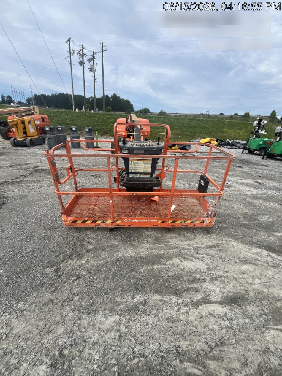 2022 JLG 660SJ