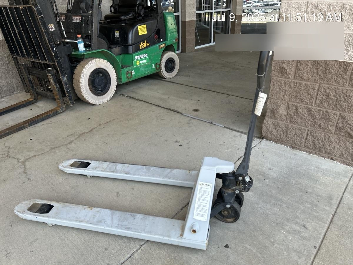 2023 STRONGWAY 4400 lb Pallet Jack