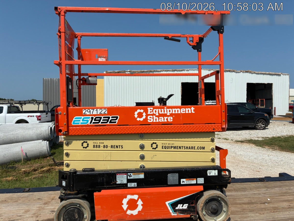 2023 JLG ES1932