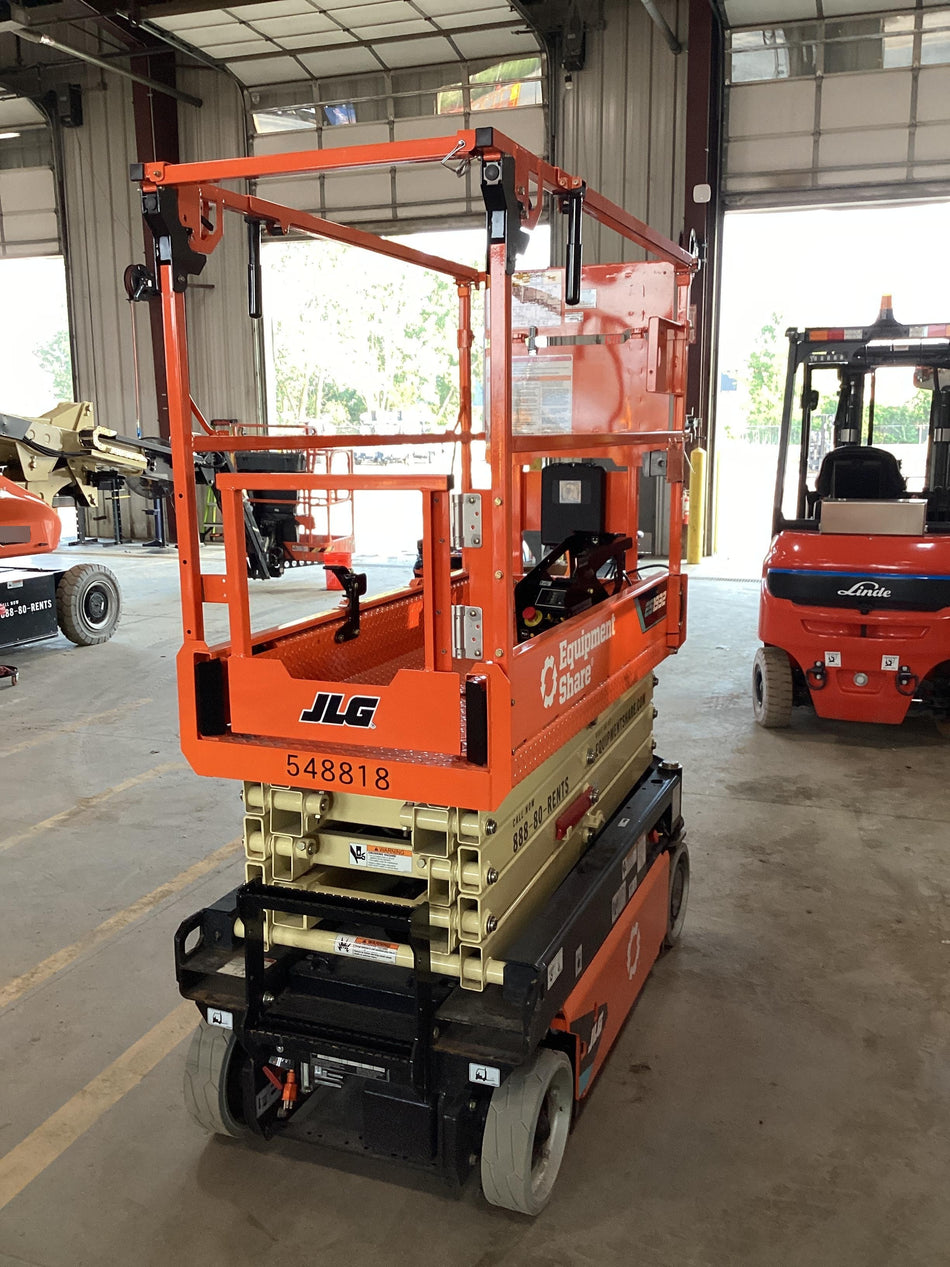 2025 JLG ES1932
