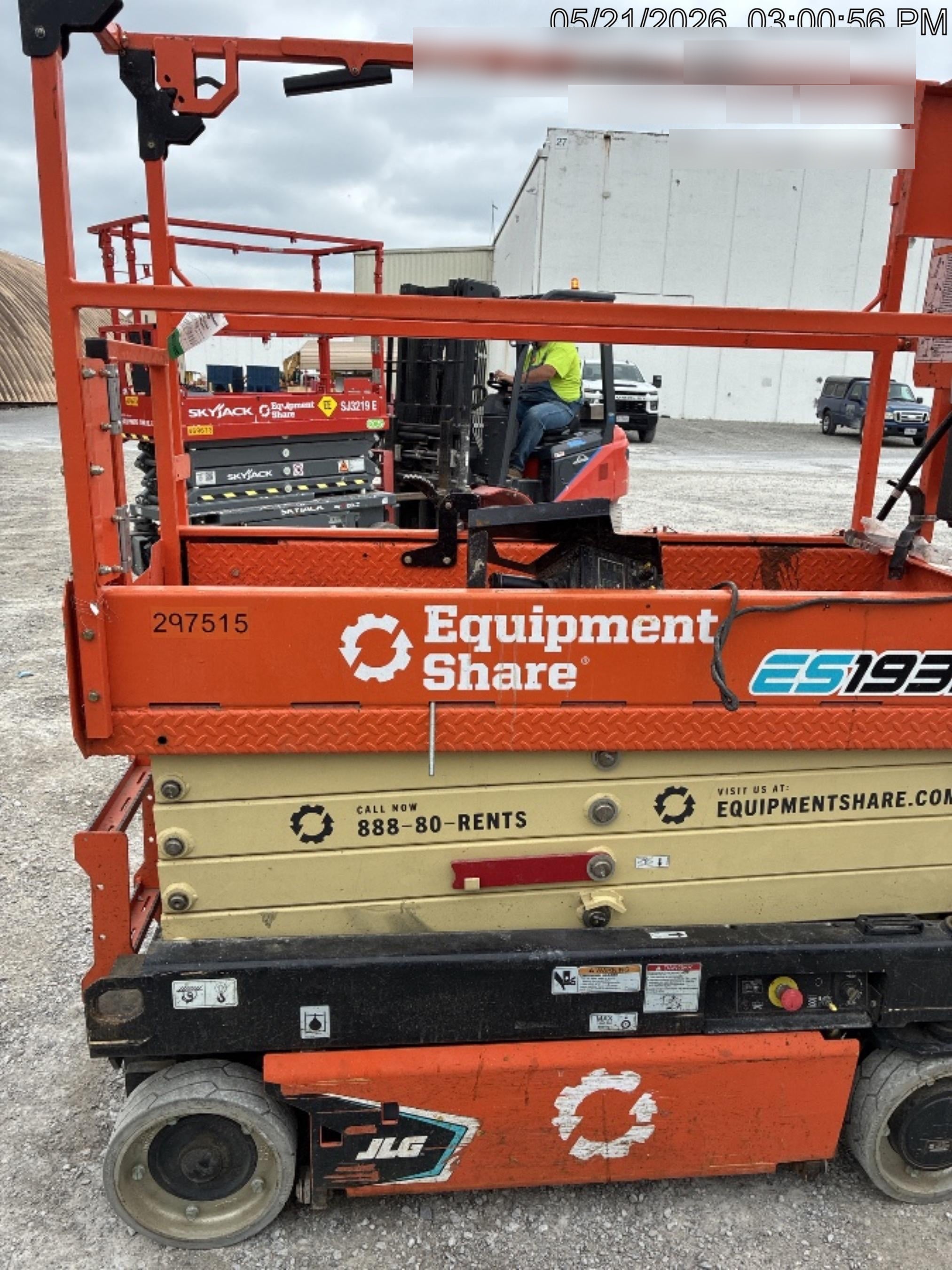 2023 JLG ES1932