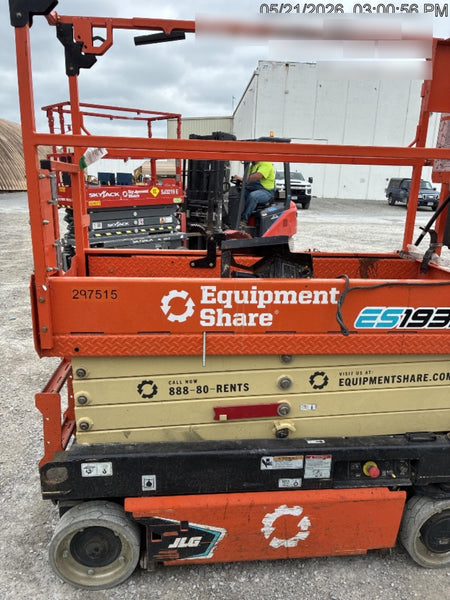 2023 JLG ES1932