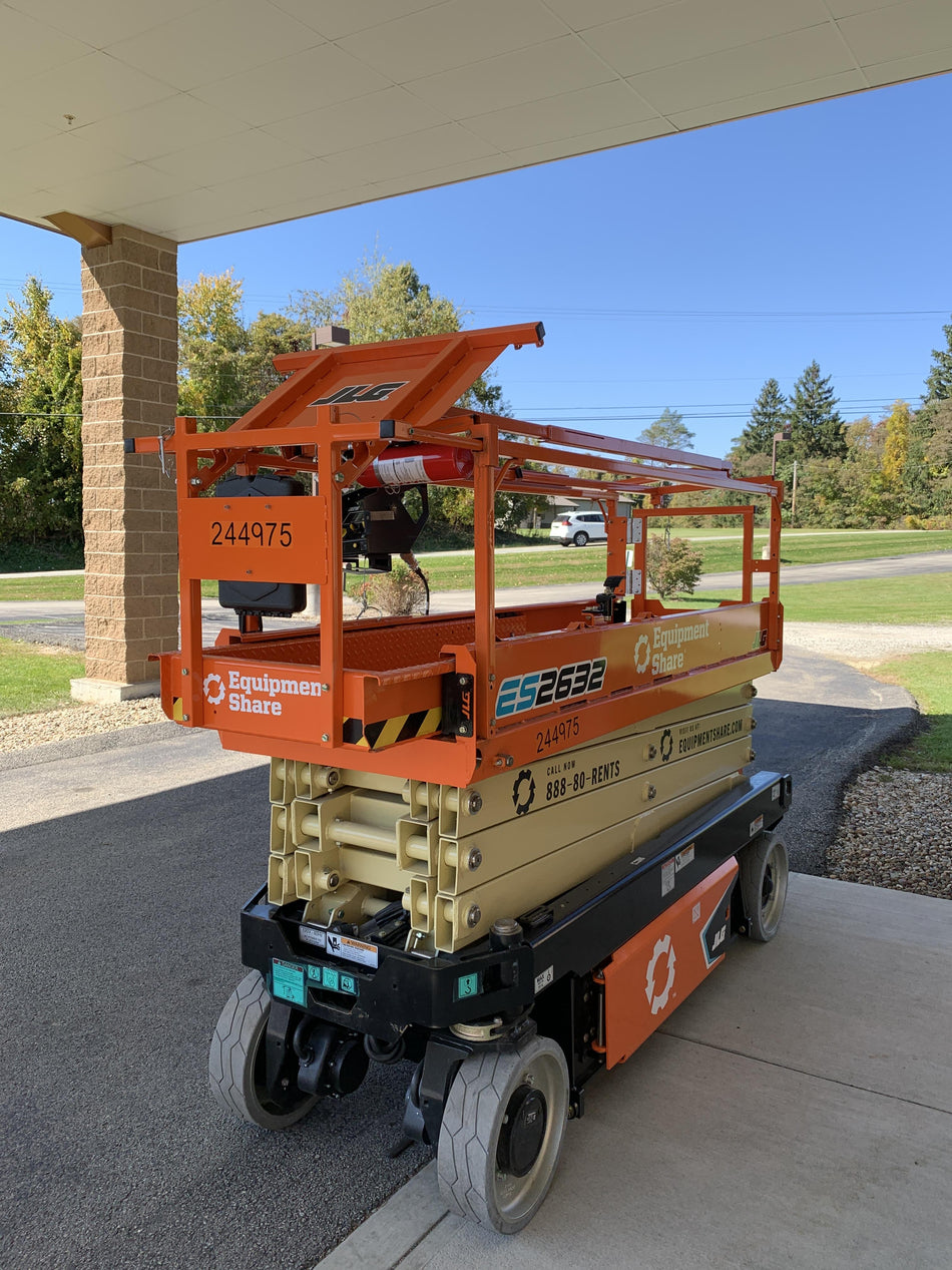 2022 JLG ES2632