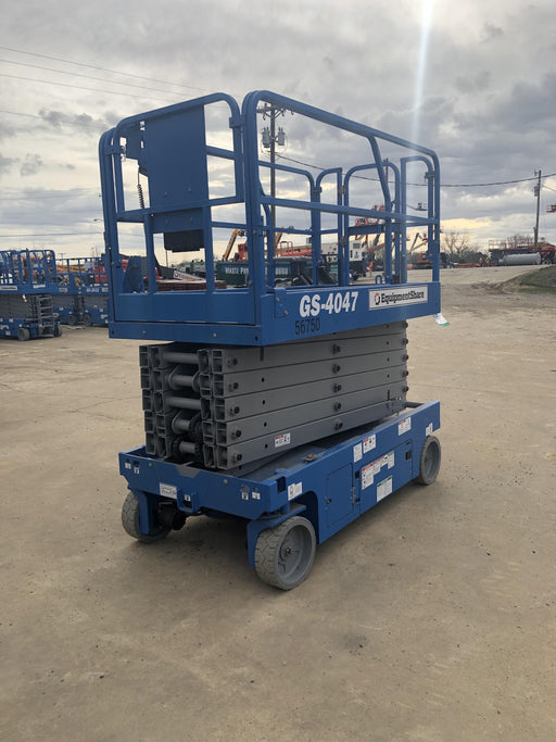 2019 Genie GS-4047 Folding rails with half height swing gate