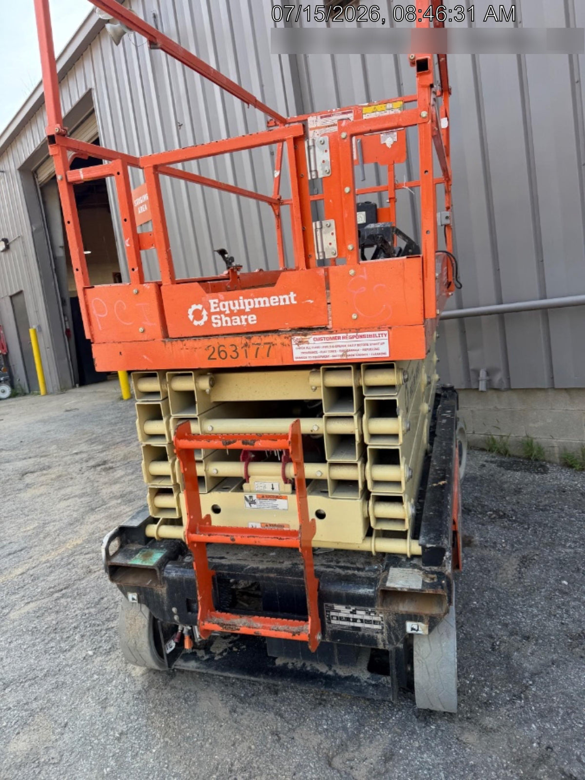 2022 JLG ES3246