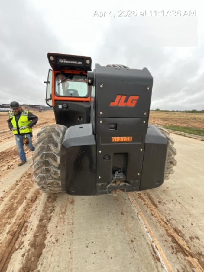 2025 JLG 1732