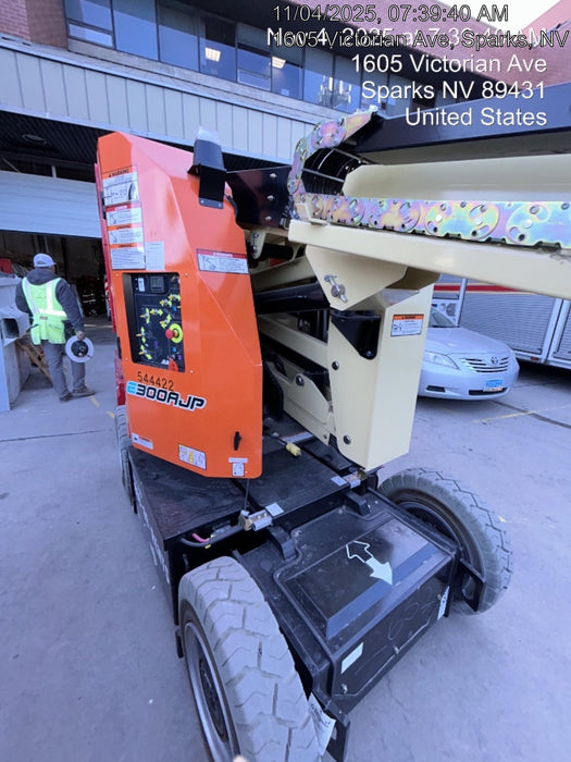 2025 JLG E300AJP