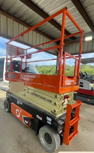 2023 JLG ES2632
