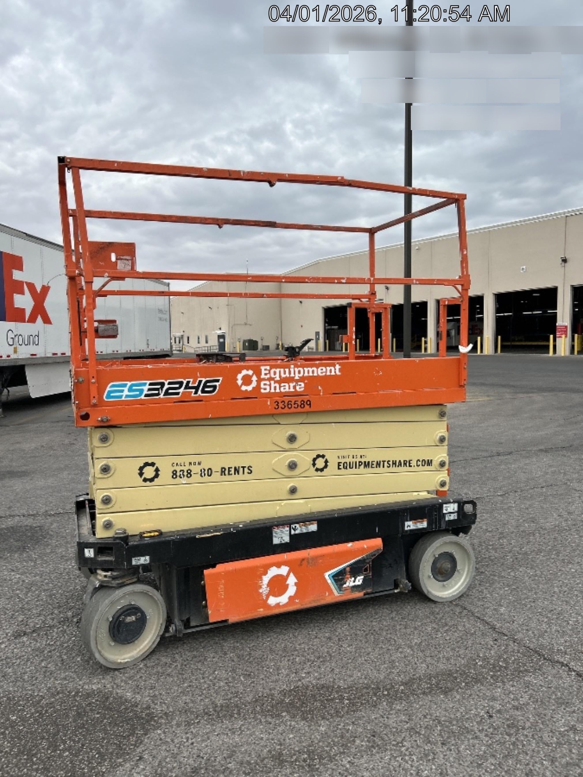 2023 JLG ES3246