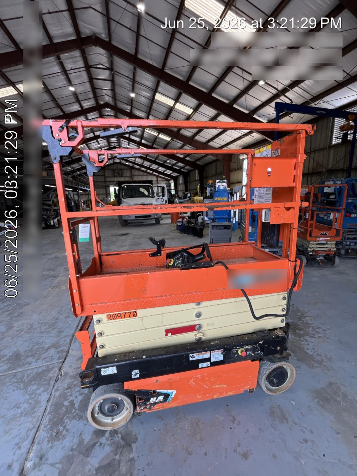 2022 JLG ES1932
