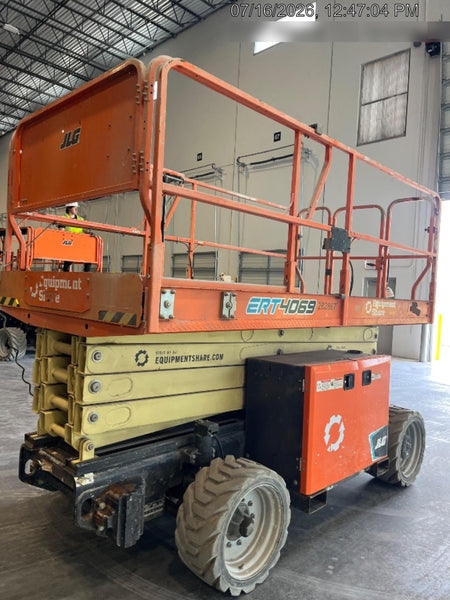 2022 JLG ERT4069